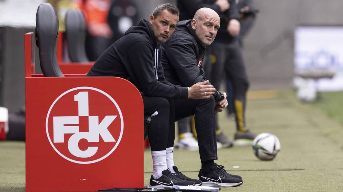 Kaiserslauterns Co-Trainer Frank Döpper (links) und Trainer Marco Antwerpen wurden freigestellt