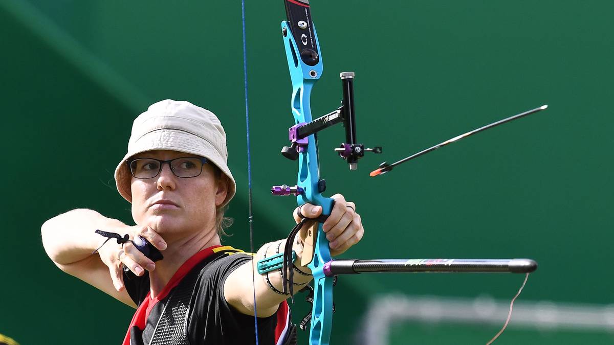 BOGENSCHIEßEN: Lisa Unruh ist die einzige deutsche Teilnehmerin, die schon eine Olympia-Medaille in ihrem Trophäenschrank hat. 2016 gewann die Berlinerin mit Silber im Einzel das erste Edelmetall für deutsche Bogenschützen überhaupt. Bei ihrem zweiten World-Games-Auftritt tritt die 29-Jährige im nicht-olympischen Feldbogen an - und hat gute Chancen auf eine weitere Medaille