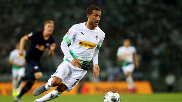 MOENCHENGLADBACH, GERMANY - AUGUST 30: Fabian Johnson of Moenchengladbach runs with the ball during the Bundesliga match between Borussia Moenchengladbach and RB Leipzig at Borussia-Park on August 30, 2019 in Moenchengladbach, Germany. (Photo by Lars Baron/Bongarts/Getty Images)