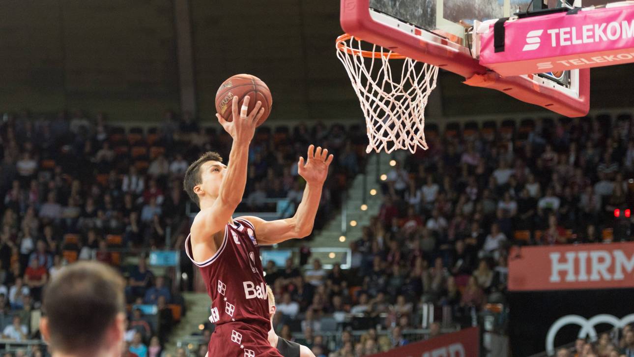 Bayern siegen nach Blitzstart