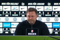 Der VfL Wolfsburg rückt mit dem Sieg gegen Mainz 05 auf Tabellenplatz fünf vor. Trainer Ralph Hasenhüttl zeigt sich im Anschluss stolz über die Entwicklung der Mannschaft. Mit Blick auf die Champions-League-Qualifikation bleibt er jedoch entspannt. 