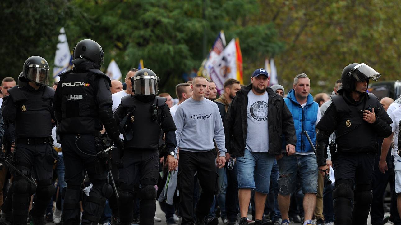 Warschau greift gegen Fans durch