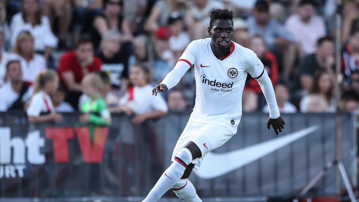 Auch Frohnatur und Wirbelwind Danny da Costa wird der Eintracht höchstwahrscheinlich erhalten bleiben. Seine Laufstärke passt ideal zum taktischen Konzept von Adi Hütter