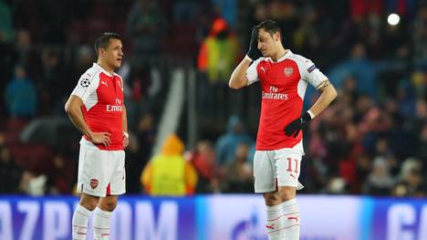 Alexis Sanchez (links) und Mesut Özil leiten die Offensive des FC Arsenal
