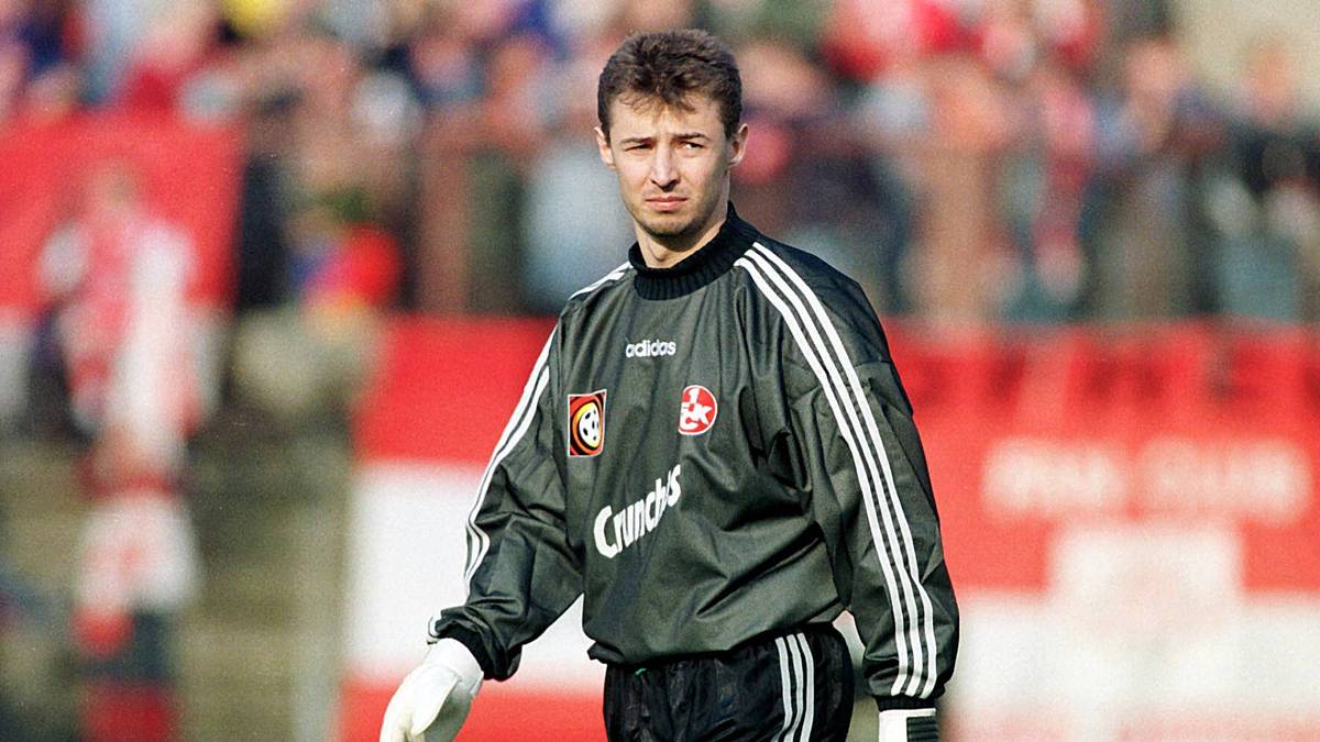Petr Kouba wird nach einer Behandlung eines Knorpelschadens das Mittel Megagrisivit mono verabreicht. Der Kaiserslauterer Keeper erstattet Selbstanzeige. Urteil: vier Wochen Sperre