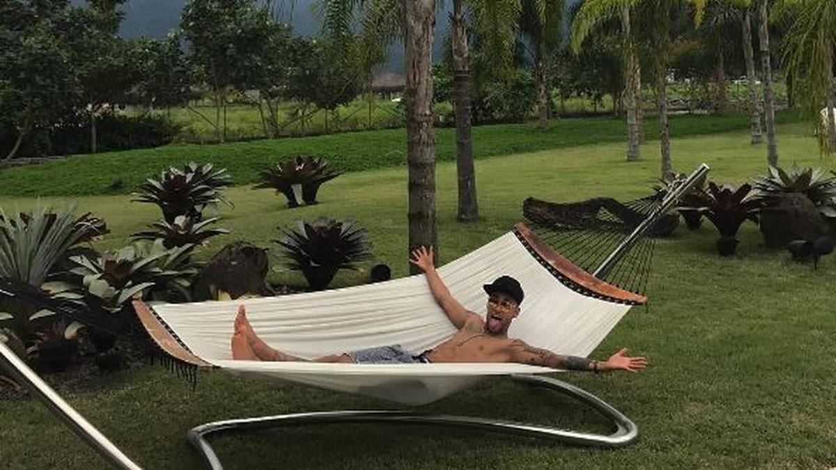 Neymar fühlt sich bereits sichtlich wohl in seiner neuen Unterkunft. Der 24-Jährige verbrachte das Weihnachtsfest schon in der Villa