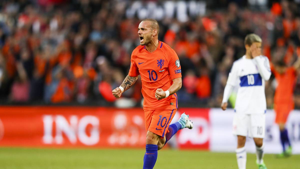 WESLEY SNEIJDER: Einige große Niederländer ließen ihre Karrieren in der Süper Lig ausklingen, so auch Sneijder. Nach einer erfolgreichen Zeit bei Inter Mailand, die mit dem Champions-League-Sieg 2010 seine Krönung fand, ging es für den Nationalspieler zu Galatasaray. In viereinhalb Jahren in der Türkei wurde Sneijder dreimal Pokalsieger und zweimal Meister