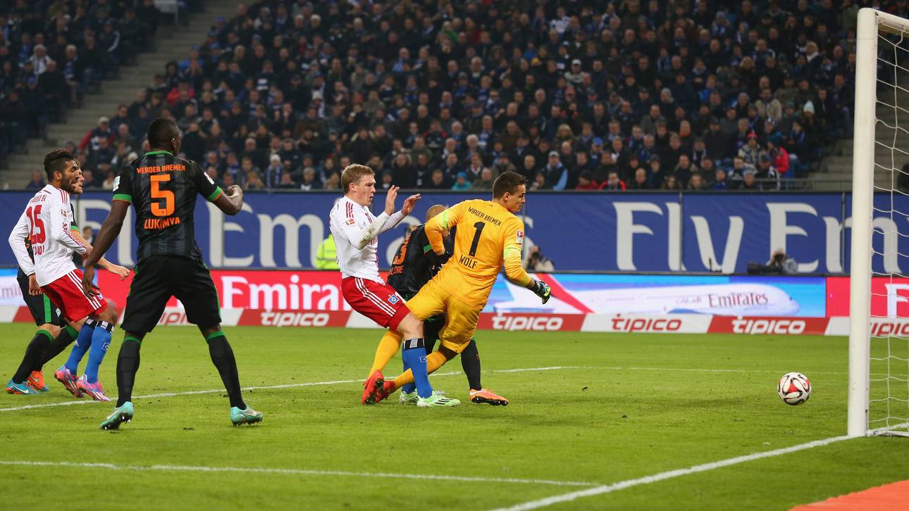 Artjoms Rudnevs-Raphael Wolf-Hamburger SV v SV Werder Bremen - Bundesliga