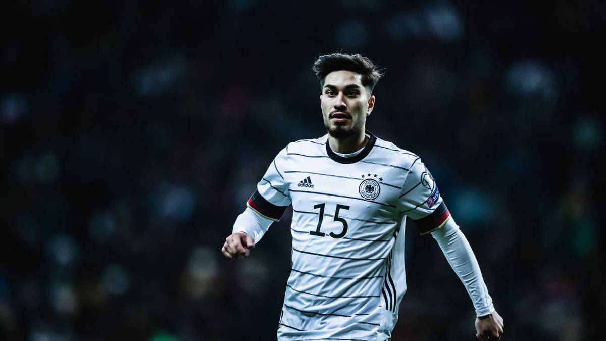 SUAT SERDAR (22): Bei Schalke hat Serdar im zentralen Mittelfeld in dieser Saison endgültig den Durchbruch geschafft. Beim DFB hat er XXL-Konkurrenz. Seine EM-Teilnahme aber möglich. "Suat ist einer der talentiertesten Spieler, die ich je gesehen habe. Ich habe ihm letztes Mal gesagt: 'Junge, du weißt gar nicht, wie gut du bist.'", schwärmt Ex-Nationalspieler Gerald Asamoah bei SPORT1