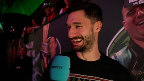 Die Darts-WM lockt immer wieder Stars aus anderen Sportarten an. So auch einen deutschen Nationalspieler.