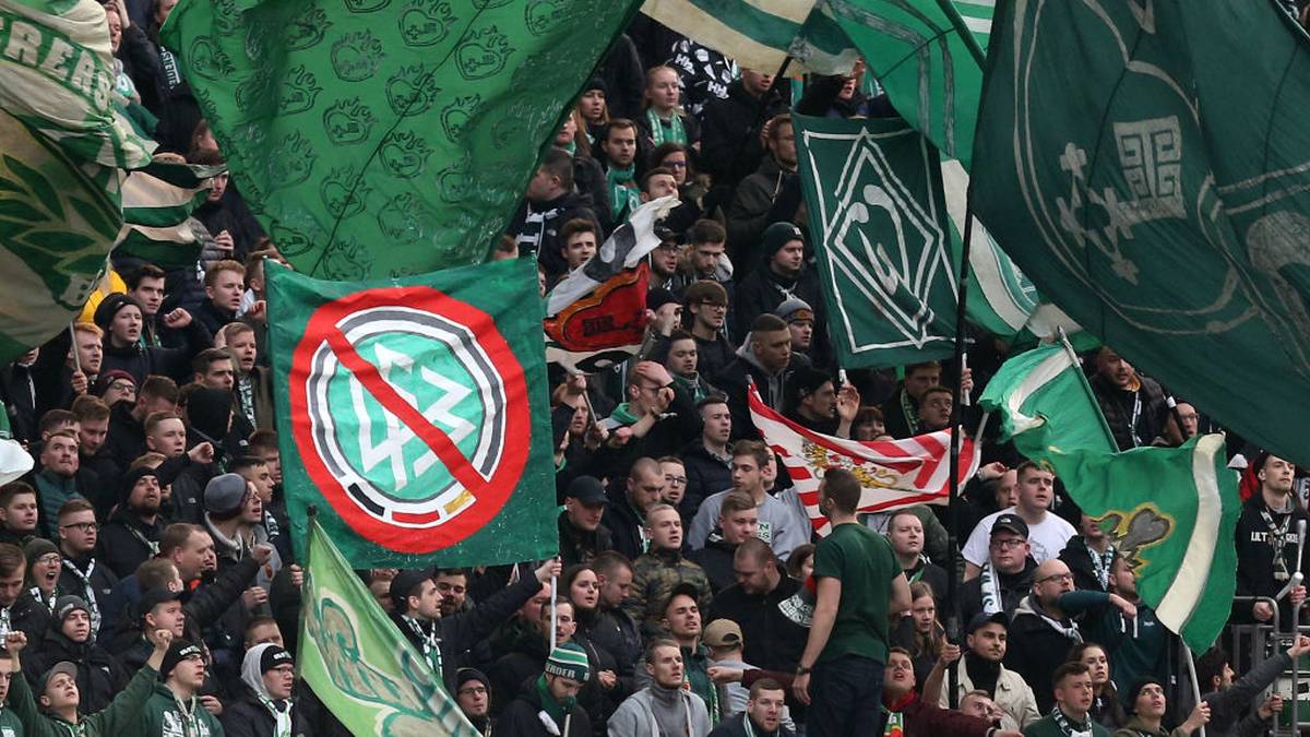Neben den Hertha-Anhängern meldeten sich auch die mitgereisten Werder-Fans zu Wort