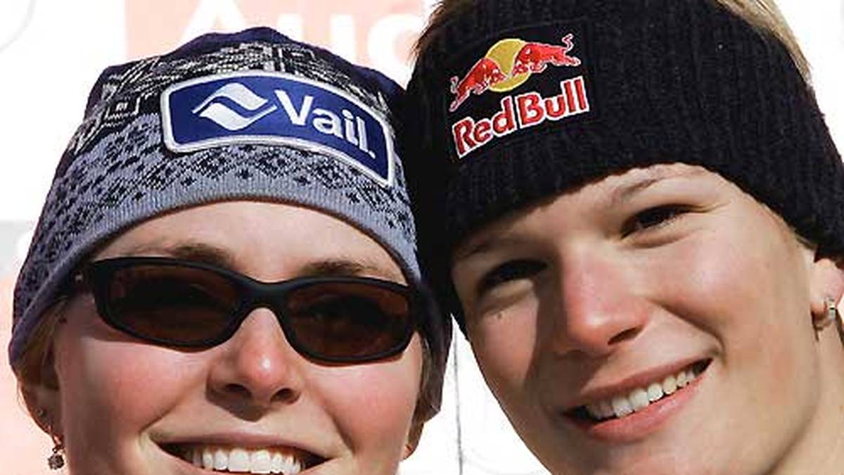 Höfl-Riesch und die damalige Lindsey Kildow am 21.12.2004, als Juniorinnen haben sie sich angefreundet. Einen Tag später fährt Lindsey erstmals zum Weihnachtsurlaub zu den Rieschs
