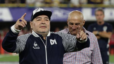Diego Maradona verlängerte bei Gimnasia La Plata