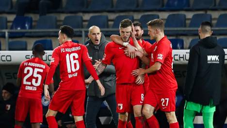 Augsburg holt sich drei wichtige Punkte gegen Bielefeld