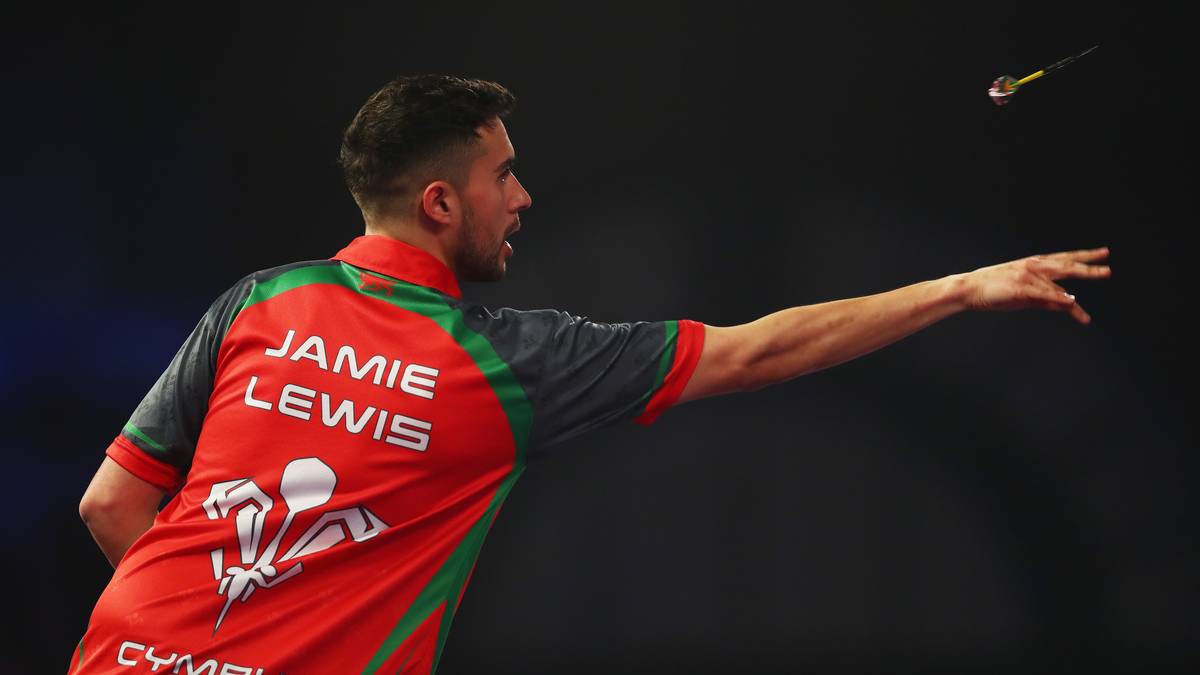 Das Achtelfinale gegen James Richardson war dann wieder ein Auf und Ab. Doch der Waliser kämpfte sich durch das durchwachsene Duell. Gegen Darren Webster muss sich Lewis wieder steigern, dann hat er sogar gute Chancen auf das Halbfinale