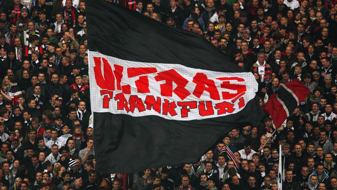 Eintracht-Fans gegen FCB ausgesperrt