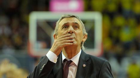 Svetislav Pesic, head coach of FC Bayern Muenchen looks on during halftime of the Beko BBL TOP FOUR Final match between FC Bayern Muenchen and ALBA Berlin at Audi-Dome on February 21, 2016 in Munich, Germany.  (Photo by Lennart Preiss/Bongarts/Getty Images)
