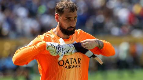 Gianluigi Donnarumma steht nach seiner Ausbootung bei Paris Saint-Germain auf dem Abstellgleis. Nun könnte der Keeper nach England weiterziehen.