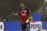 Bei Eintracht Frankfurt steht Willian Pacho unmittelbar vor dem Absprung. Ein möglicher Deal dürfte bei der SGE die Kasse klingeln lassen. Der Klub gibt ein Update.