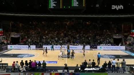 Spiel Highlights zu Basketball Löwen Braunschweig - SYNTAINICS MBC (1)