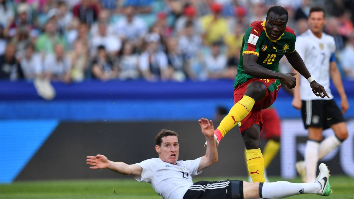 Kamerun startet offensiv in die Partie, drückt das DFB-Team zunächst hinten rein. Ihr Stürmer-Star Vincent Aboubakar lässt eine erste Duftmarke ab