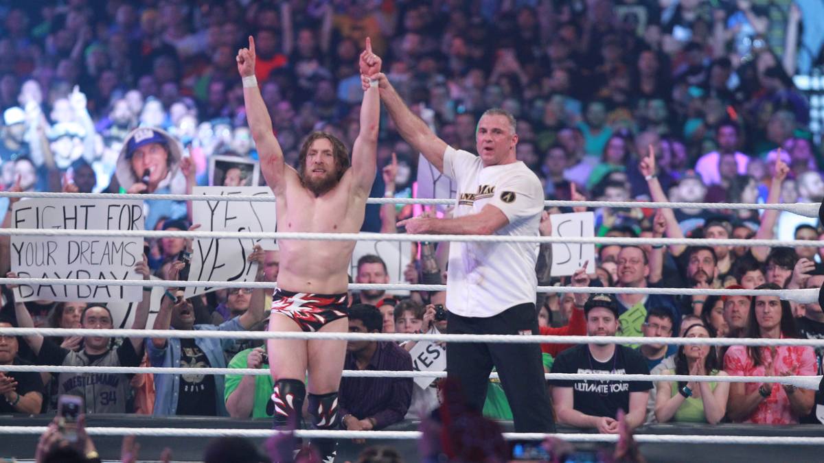 Am Ende gibt es den erwarteten Sieg für Bryan und seinen Partner Shane McMahon