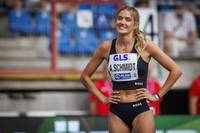 Die Leichtathletin Alica Schmidt präsentiert auf ihrem TikTok-Account die Kleiderauswahl des deutschen Olympiateams 