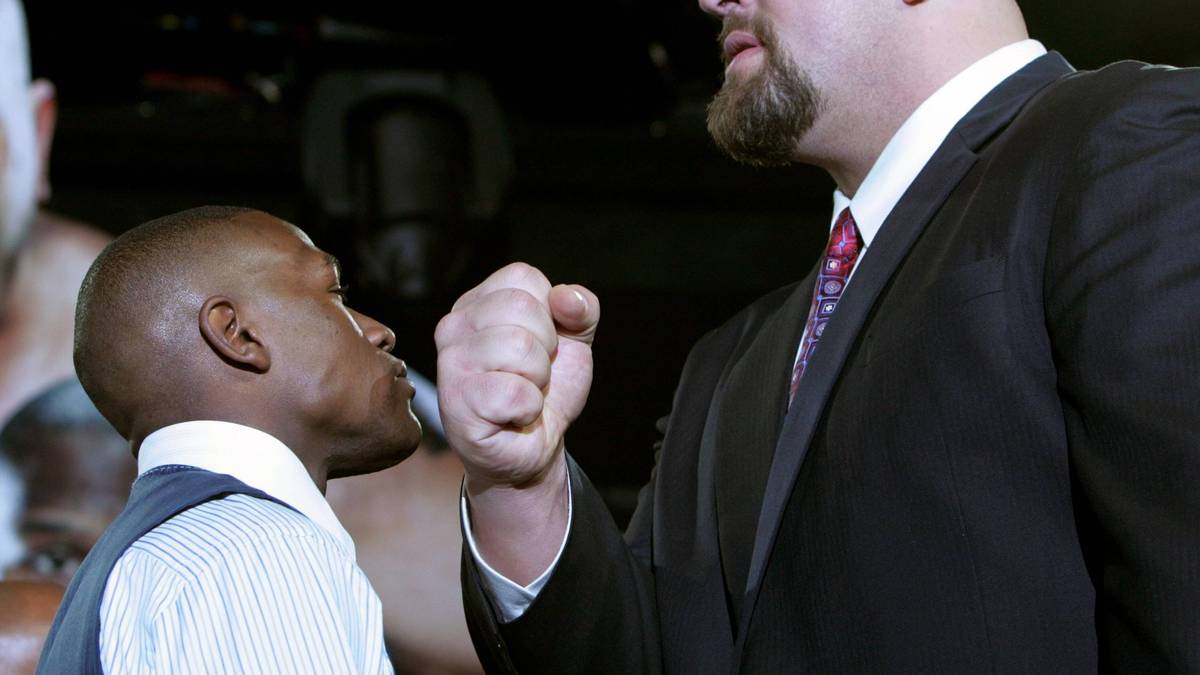 Einen ganz speziellen Auftritt legte Floyd "Money" Mayweather im Juni 2017 hin. Nach seinem Rücktritt ging der US-Amerikaner ringtechnisch fremd..