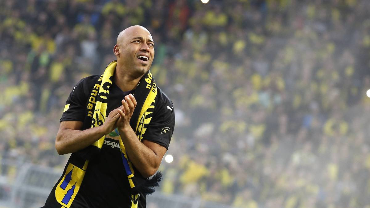 ... die letzte Runde durchs Westfalenstadion dreht