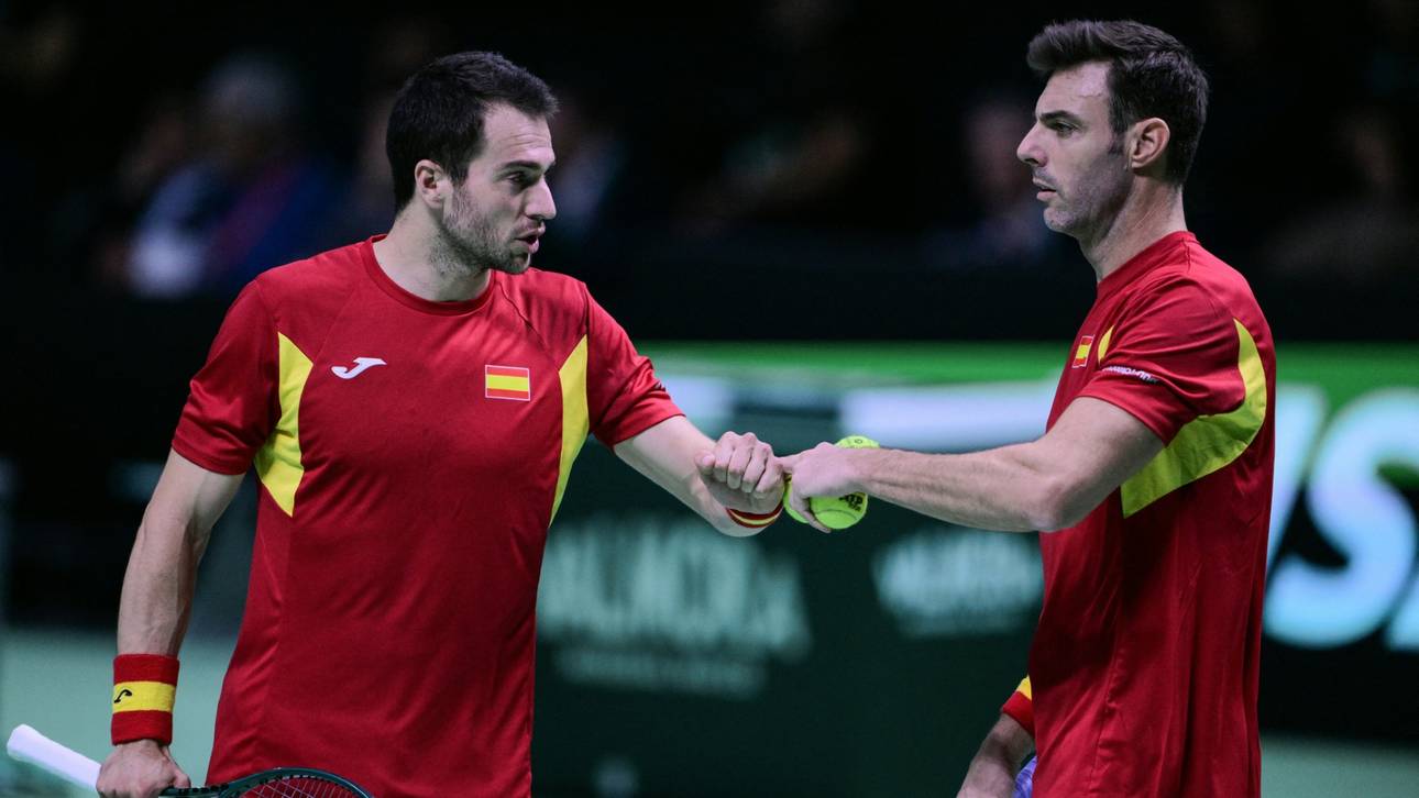 Spanien nach Krimi im Halbfinale