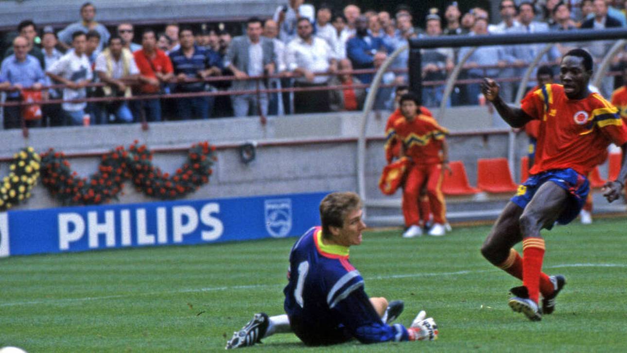 Freddy Rincón bei seinem berühmtesten Tor gegen Bodo Illgner 1990