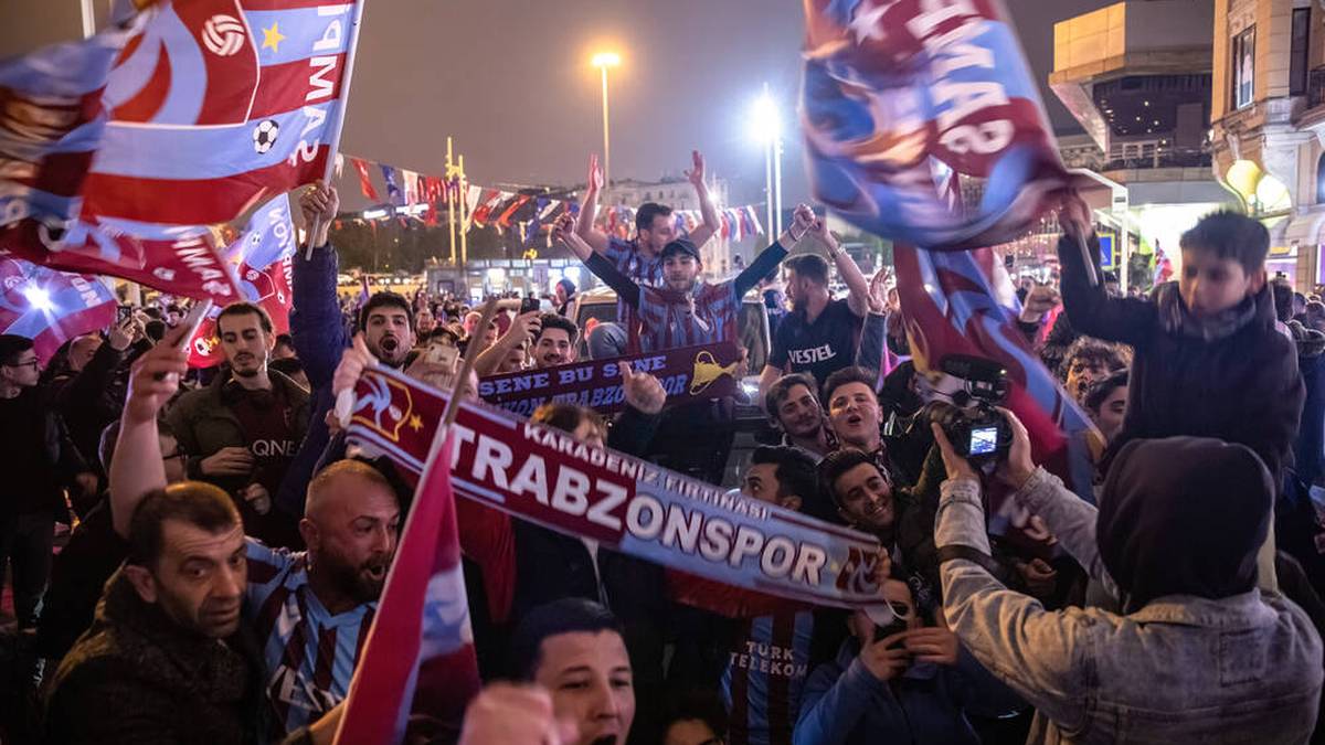 Trabzonspor-Fans feiern den Titel