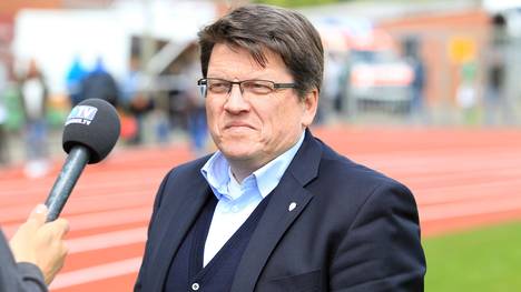 Werder-Präsident Dr. Hubertus Hess-Grunewald macht der Wolfsburger Polizei Vorwürfe