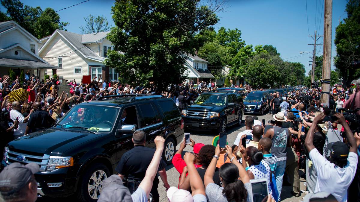 Selten hat man so viele Menschen auf einer Straße gesehen