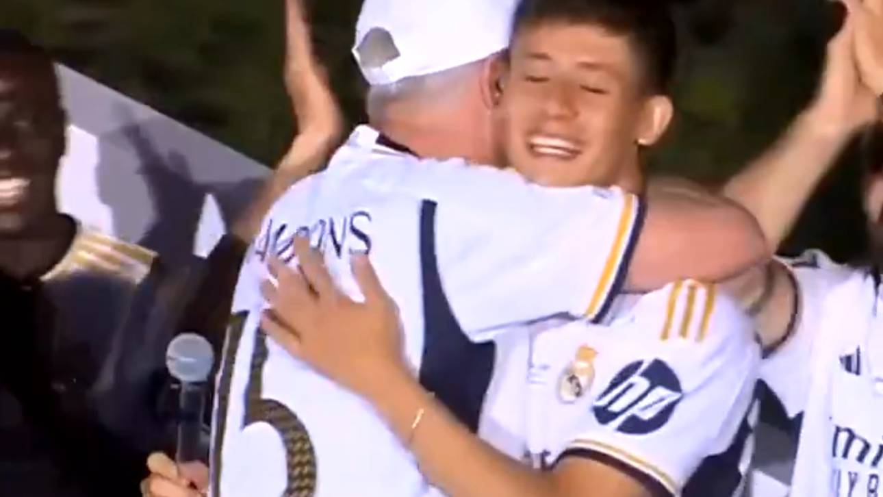 Arda Güler und Carlo Ancelotti bei der Real-Party