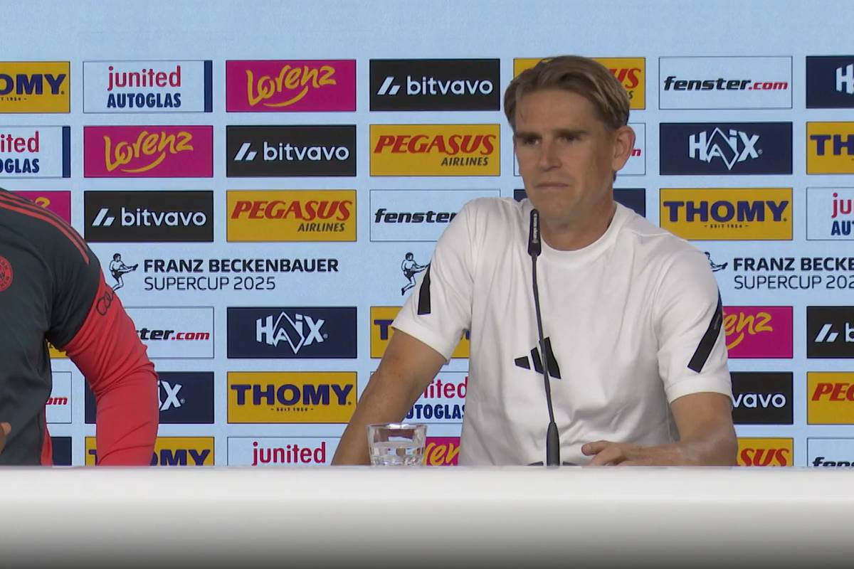 Schon den gesamten Sommer über liebäugelt der FC Bayern mit einem Transfer von Nick Woltemade. Nun äußert sich Christoph Freund zu den neuesten Entwicklungen.