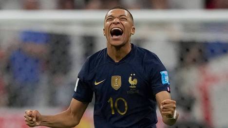 Harry Kane hatte im Viertelfinale gegen Frankreich den Elfmeter zum 2:2 Ausgleich vergeben und damit das WM-Aus der Engländer besiegelt. Vor allem Frankreich-Star Kylian Mbappé freute auf dem Platz. 