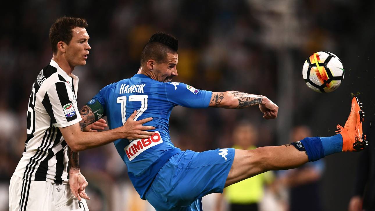 Neapel macht Titelkampf spannend