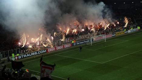 Das Verhalten seiner Fans kommt den FC St. Pauli teuer zu stehen