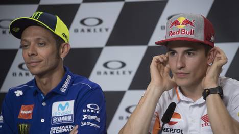 Marc Marquez (r.) und Valentino Rossi sind über das vorerst letzte Rennen auf dem Sachsenring enttäuscht 