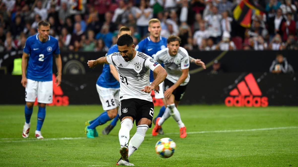 ILKAY GÜNDOGAN: Ballsicher, wendig und mit viel Fantasie unterwegs. Sein Zauberpass auf Kehrer bereitete den Weg zum 1:0, der Lupfer auf Sané den zum 2:0. Verwandelte den Elfmeter zum 4:0 souverän. Durfte nach 52 Minuten den Abend beenden. SPORT1-Note: 1,5