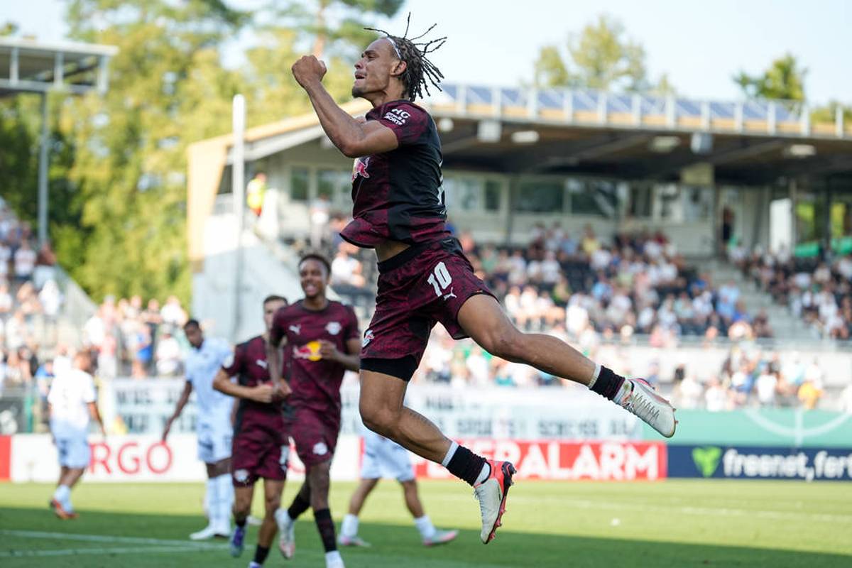 Trotz des Absturzes in die Regionalliga präsentiert sich der SV Sandhausen in der 1. Runde des DFB-Pokals als würdiger Gegner für RB Leipzig. Dem Viertligisten gelingt nicht nur ein Blitzstart, die Sandhäuser halten das Spiel auch bis in die Schlussphase offen. Der angeblich wechselwillige Xavi Simons macht aber endgültig den Deckel drauf.