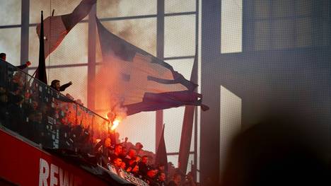 In Köln hatten Gladbach-Fans Pyrotechnik gezündet