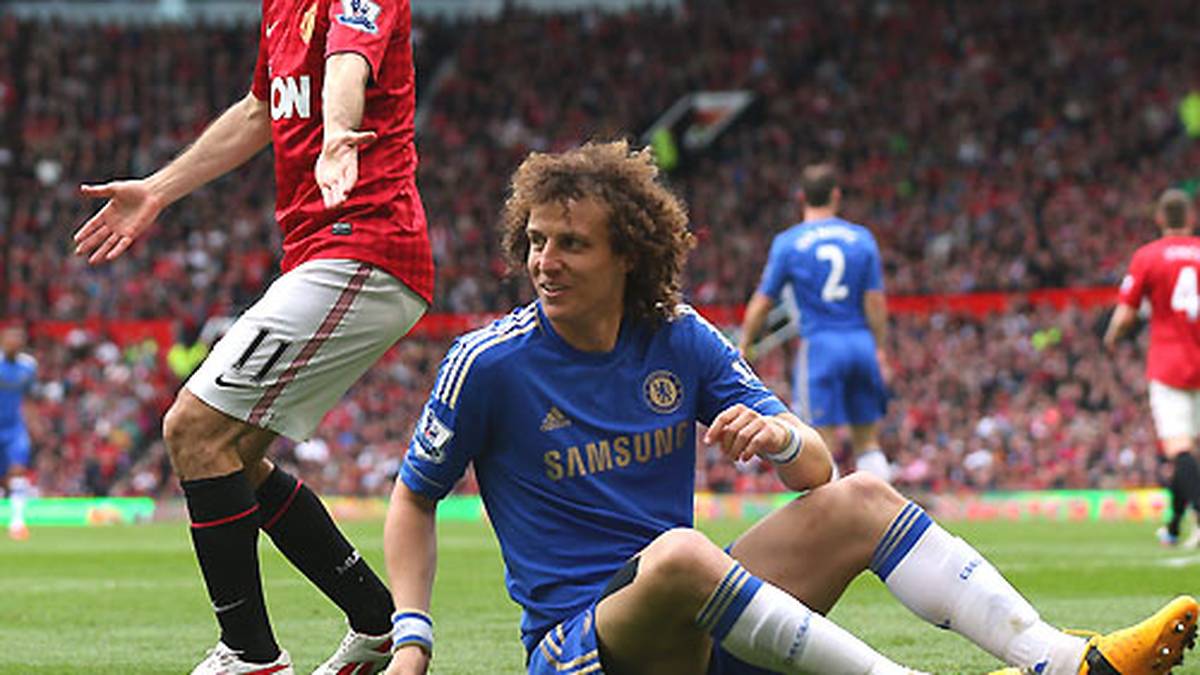 "Natürlich ist es ein Revanche-Foul von Rafael, aber Luiz wälzt sich am Boden wie ein sterbender Schwan." (drei Tage vor seiner Rücktrittserklärung und nach dem Spiel gegen den FC Chelsea)