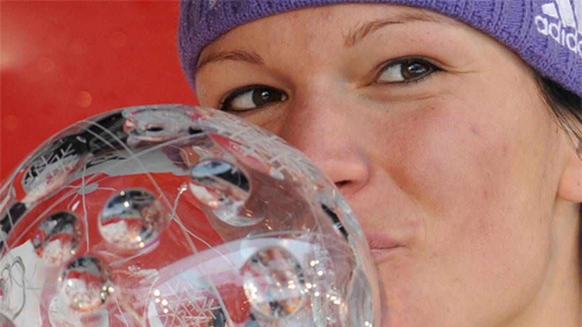 Wenig später hat sie erneut Grund zum Jubeln. Bereits ein Rennen vor Schluss sichert sie sich die kleine Kristallkugel im Slalomweltcup