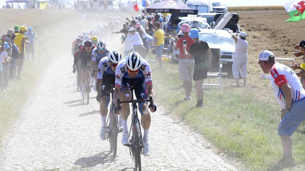 Sturz-Festival auf Kopfsteinpflaster