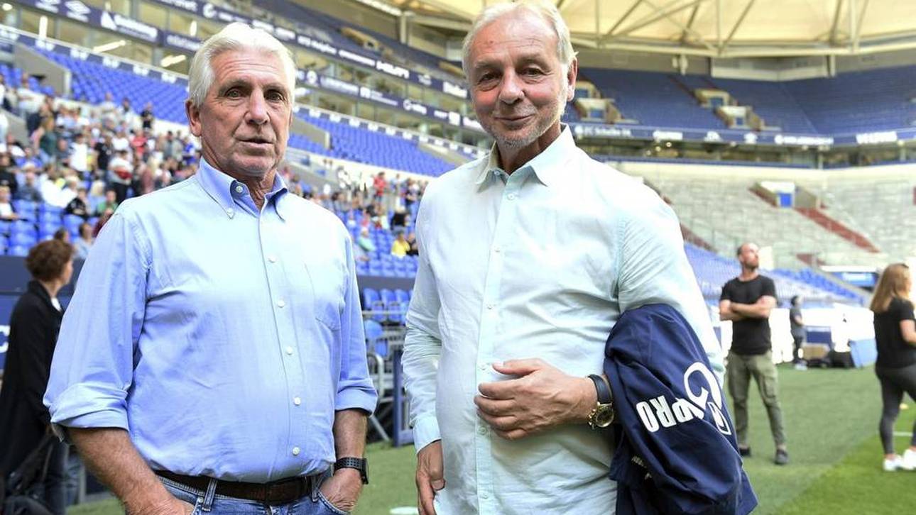 Die Schalke-Legenden Klaus Fischer (l.) und Rüdiger Abramczik in der S04-Arena