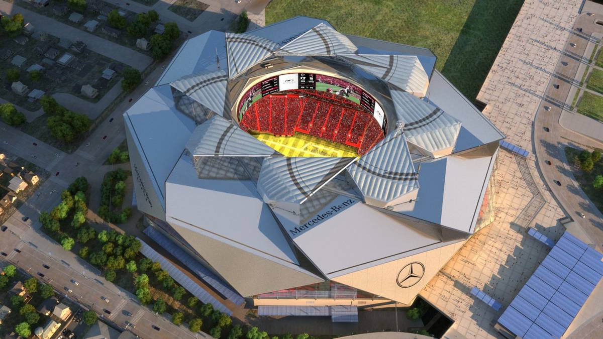 Die Heimspielstätte der Atlanta Falcons wartet mit einer spektakulären Dachkonstruktion auf. Acht bewegliche Elemente öffnen und schließen die runde Dachöffnung