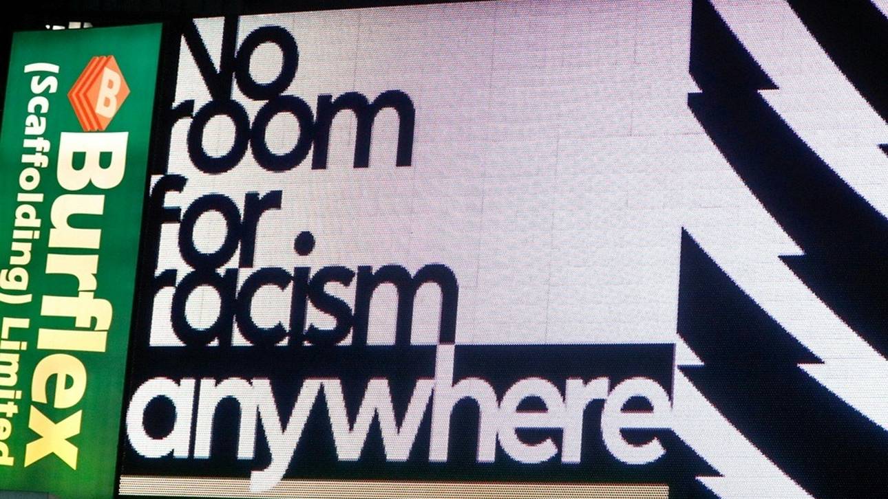 Stürmer erhält rassistische Nachrichten