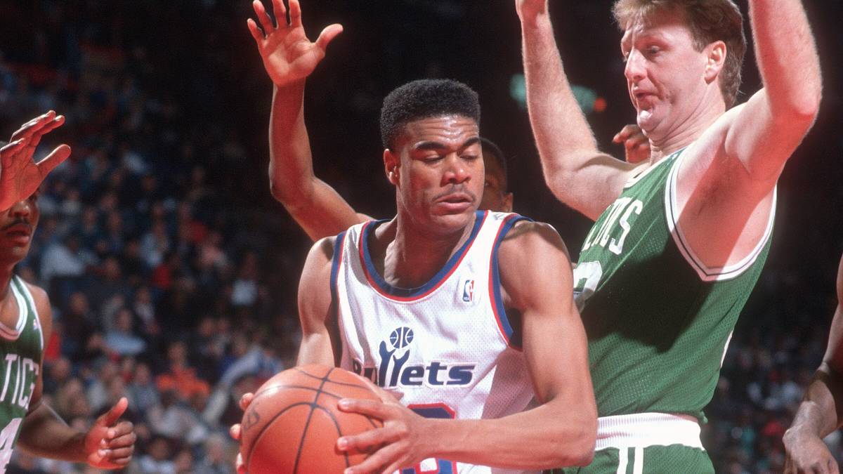 1992 wurde er zwar MIP für die Bullets, hatte aber häufig Knieprobleme, ein gebrochener Zeh beim Möbeltragen kostete ihn zwei Jahre. In Boston machte er in seinen letzten drei Jahren dort nur 69 von 246 Spielen. 2000 trat er nach neun Einsätzen für die Supersonics zurück
